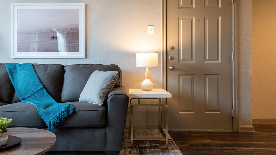 Rent Griffis SoCo Austin 10211 in Austin, TX Landing